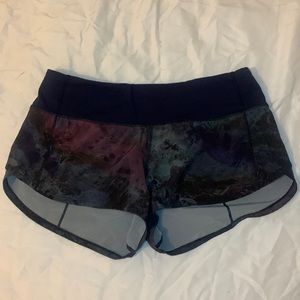 Lululemon speed short 2.5” sz 4 very good condition!